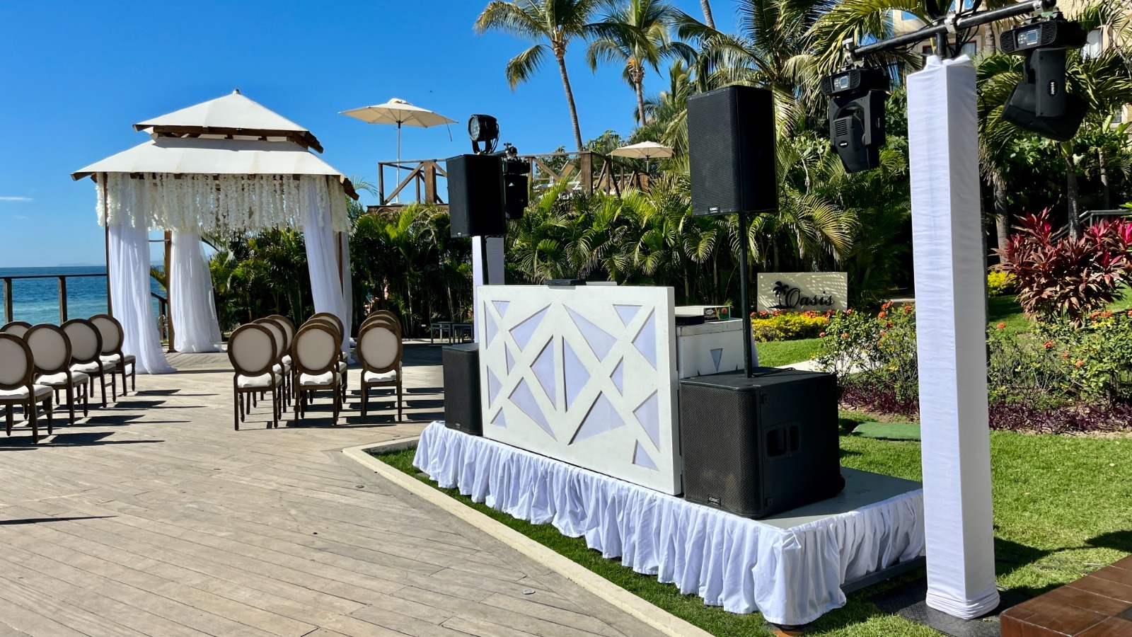 puertovallartadjwedding.com