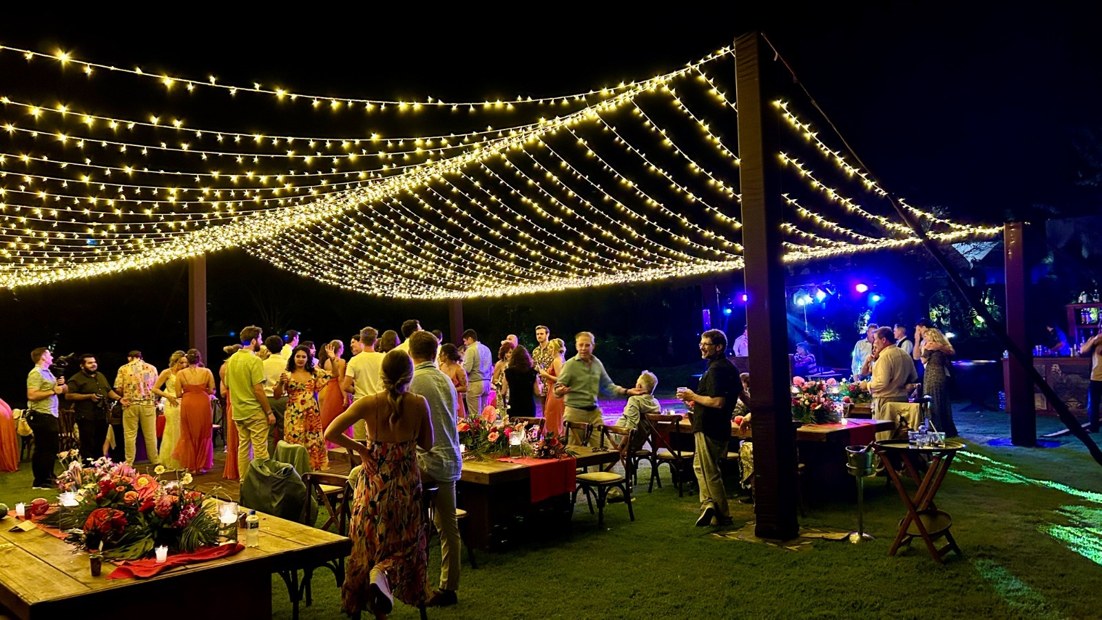 puertovallartadjwedding.com