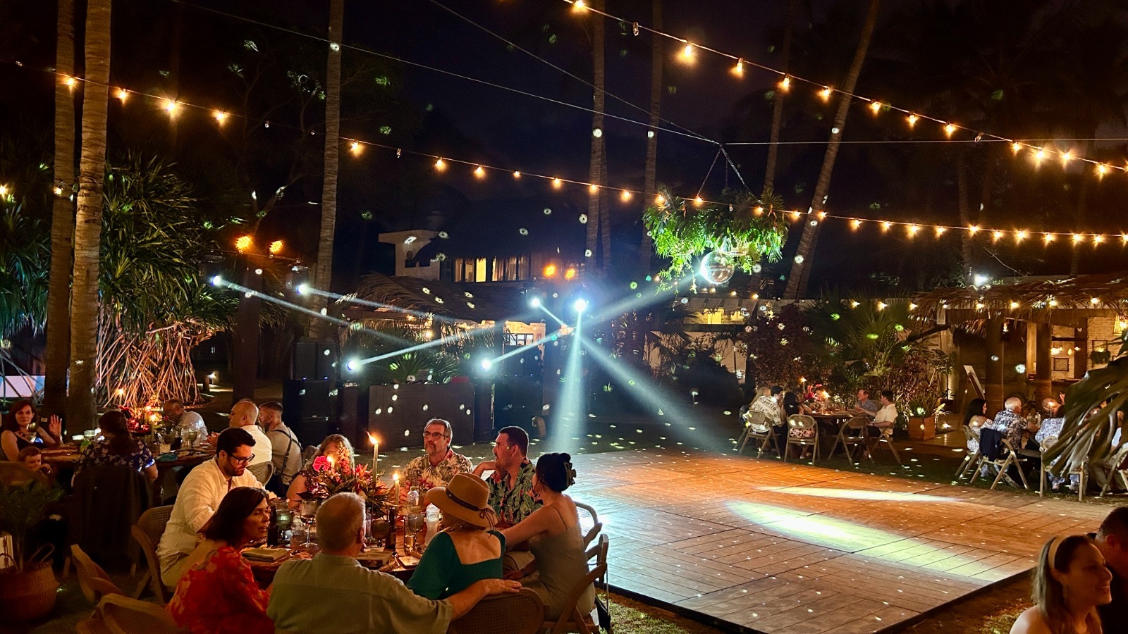 puertovallartadjwedding.com